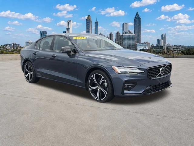 2024 Volvo S60 B5 Core Dark Theme