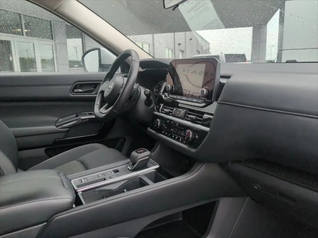2025 Nissan Pathfinder SV FWD