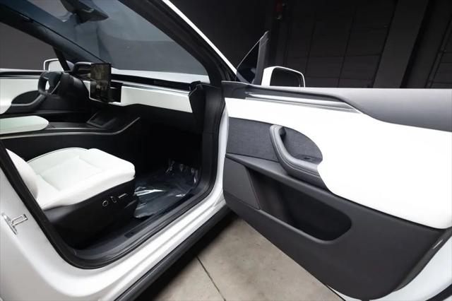2023 Tesla Model X Plaid Tri Motor All-Wheel Drive