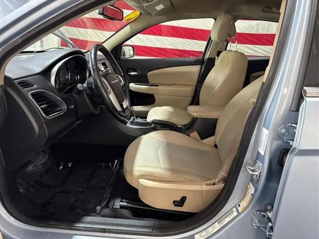 2014 Chrysler 200 Touring