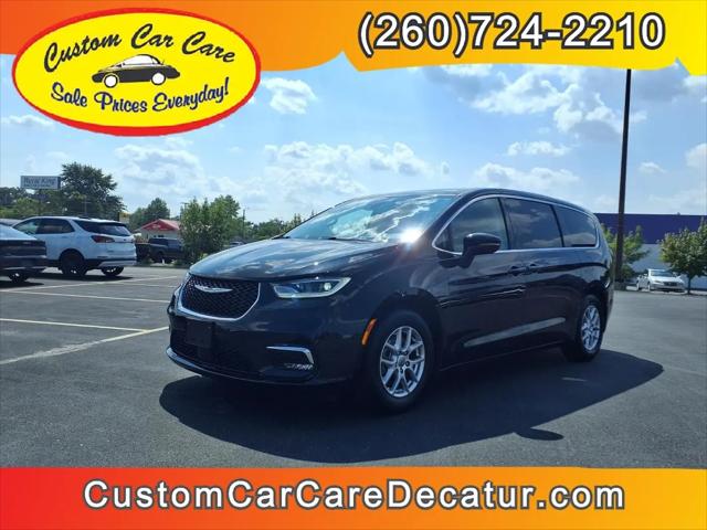 2023 Chrysler Pacifica Touring L for sale in Decatur, IN