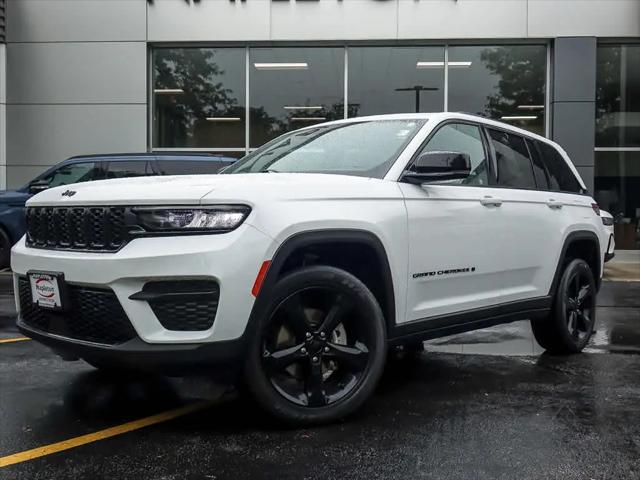 2023 Jeep Grand Cherokee Altitude 4x4 for sale in Glenview, IL