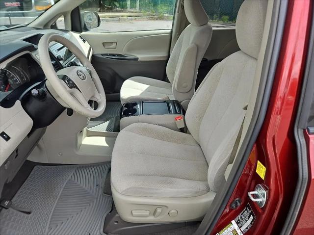 2011 Toyota Sienna LE V6