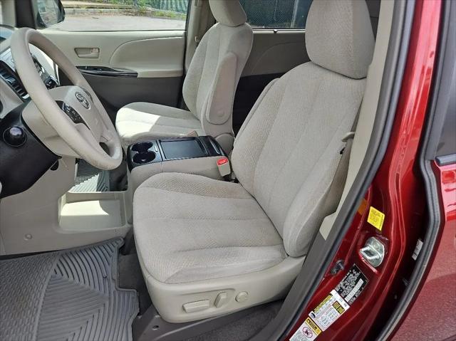 2011 Toyota Sienna LE V6