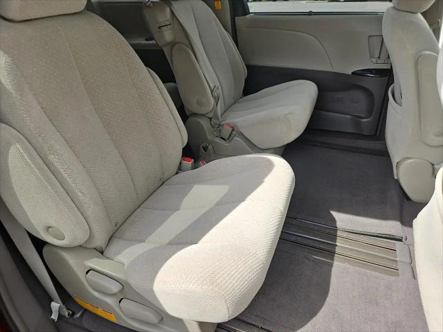 2011 Toyota Sienna LE V6