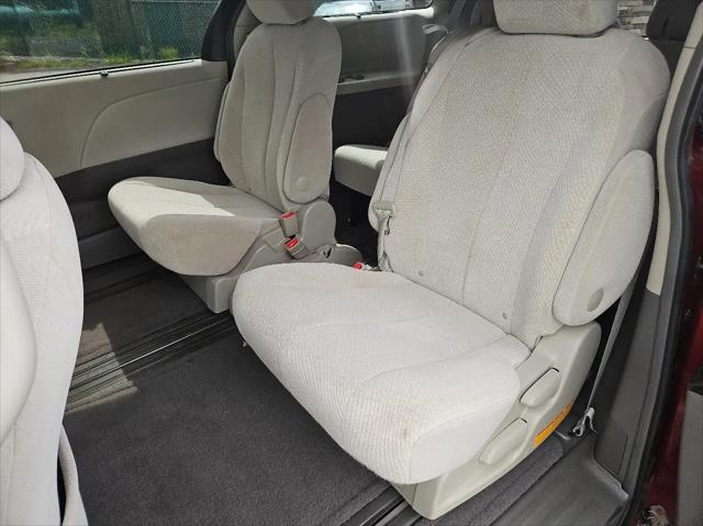 2011 Toyota Sienna LE V6