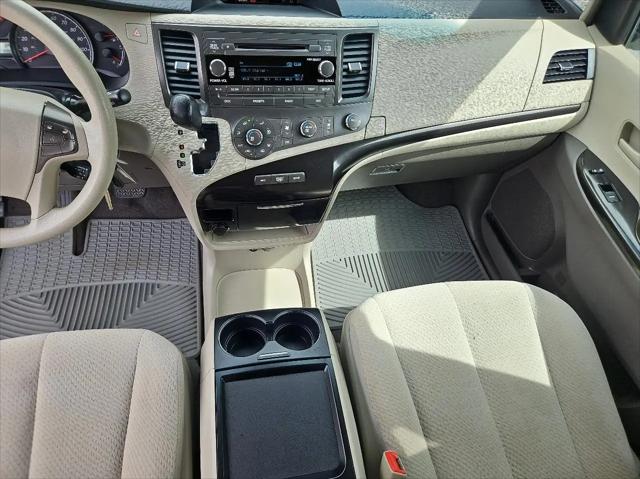 2011 Toyota Sienna LE V6