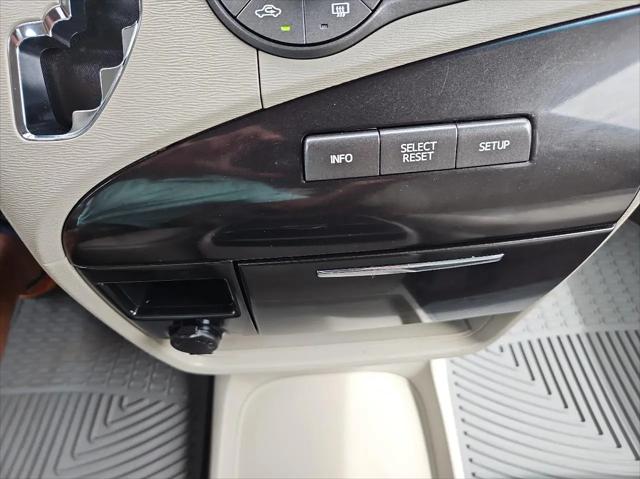 2011 Toyota Sienna LE V6