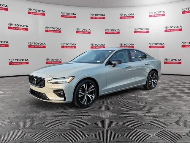 2024 Volvo S60 B5 Core Dark Theme for sale in Chicago, IL