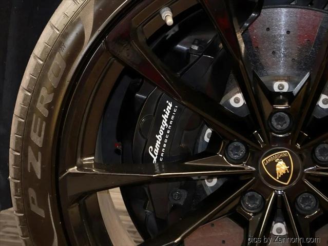 2020 Lamborghini Urus Standard