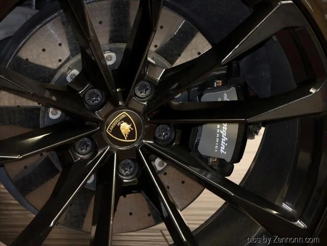 2020 Lamborghini Urus Standard