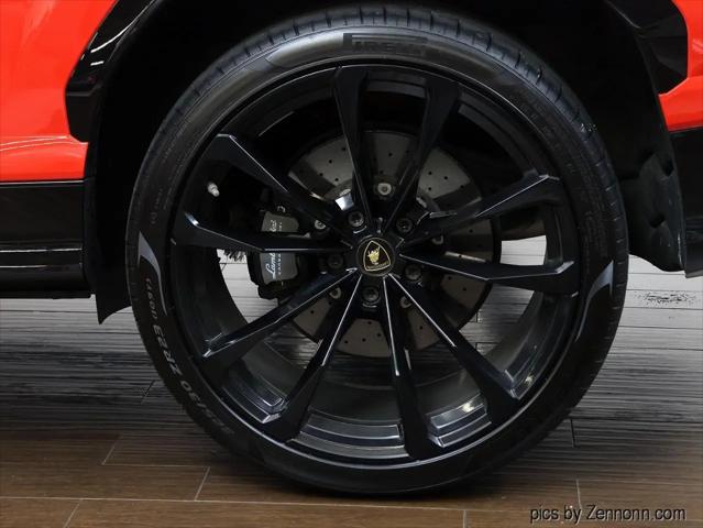 2020 Lamborghini Urus Standard