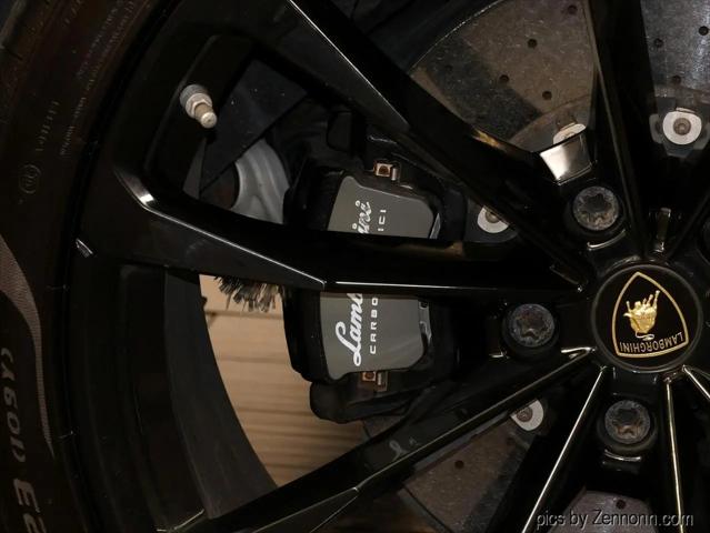 2020 Lamborghini Urus Standard