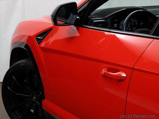 2020 Lamborghini Urus Standard
