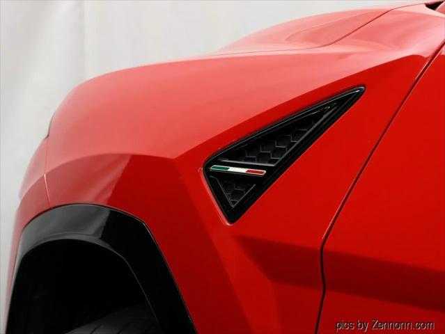 2020 Lamborghini Urus Standard