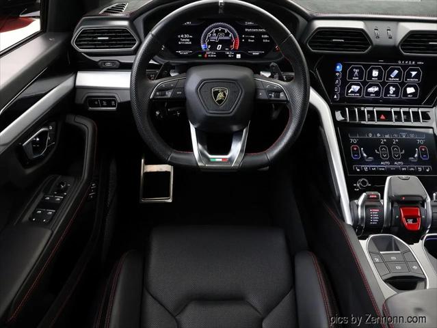 2020 Lamborghini Urus Standard