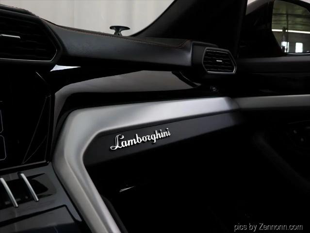 2020 Lamborghini Urus Standard