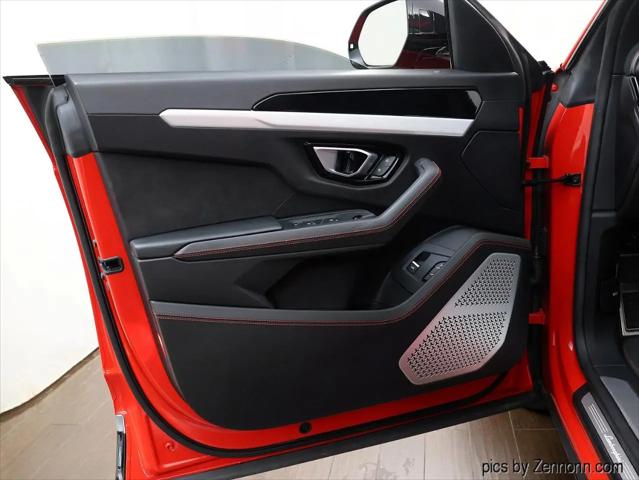 2020 Lamborghini Urus Standard