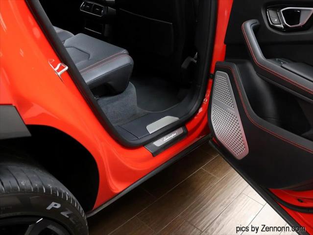 2020 Lamborghini Urus Standard