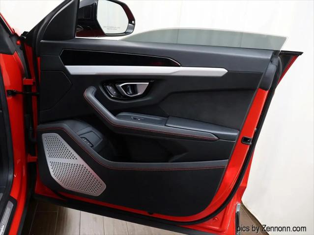 2020 Lamborghini Urus Standard