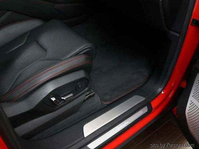 2020 Lamborghini Urus Standard