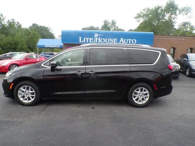 2021 Chrysler Pacifica Touring L for sale in Lakewood, NY