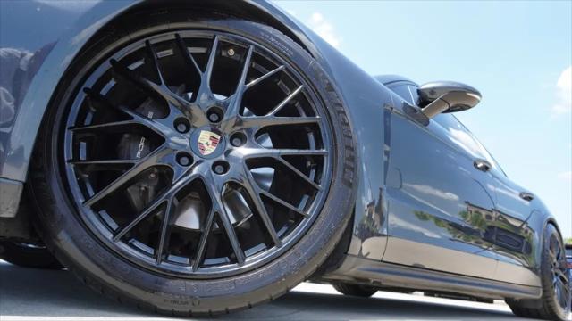 2018 Porsche Panamera 4