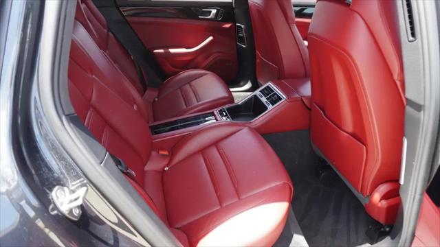 2018 Porsche Panamera 4
