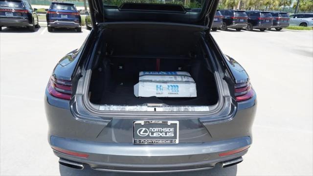 2018 Porsche Panamera 4