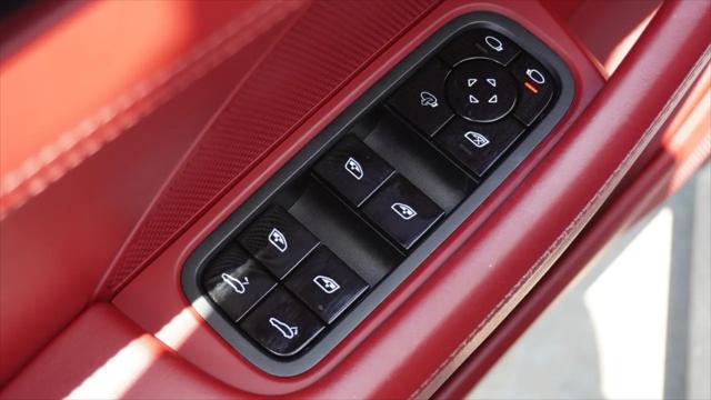 2018 Porsche Panamera 4
