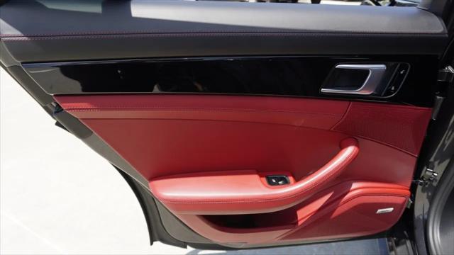 2018 Porsche Panamera 4