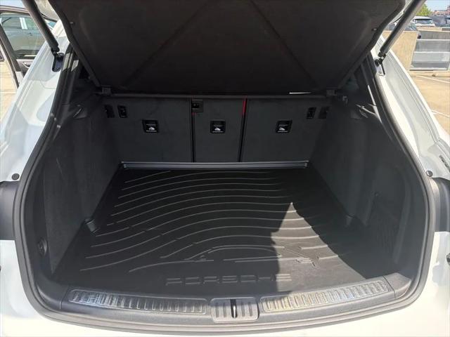 2025 Porsche Macan Macan