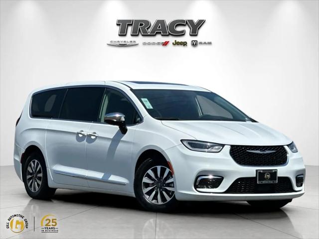 2023 Chrysler Pacifica Hybrid Limited for sale in Tracy, CA