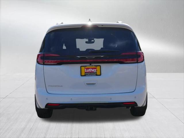 2027 Chrysler Pacifica Pinnacle