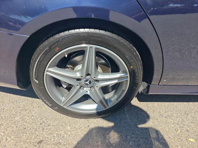 2018 Mercedes-Benz E-CLASS E 300 E 300