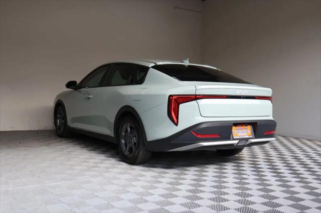 2026 Kia K4 LXS