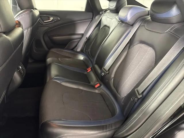 2015 Chrysler 200 S