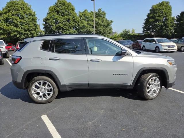 2023 Jeep Compass Latitude Lux FWD