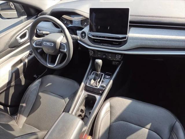 2023 Jeep Compass Latitude Lux FWD
