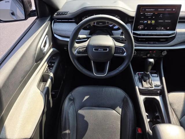 2023 Jeep Compass Latitude Lux FWD