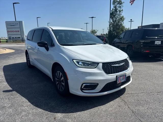 2024 Chrysler Pacifica Hybrid Select for sale in Owasso, OK