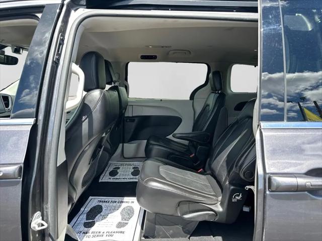 2022 Chrysler Pacifica Touring L