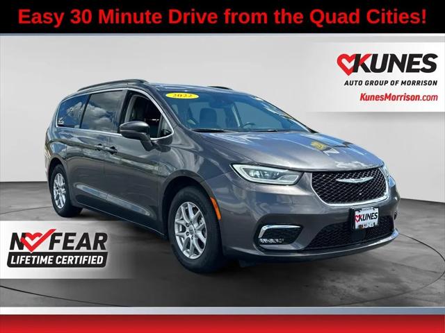 2022 Chrysler Pacifica Touring L for sale in Morrison, IL