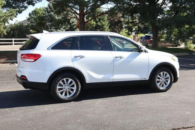 2016 Kia Sorento 3.3L LX