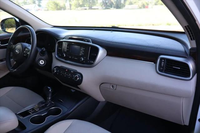 2016 Kia Sorento 3.3L LX