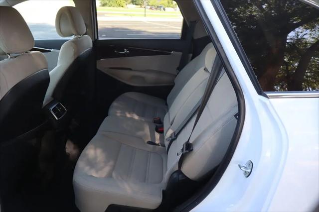2016 Kia Sorento 3.3L LX