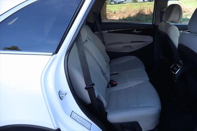 2016 Kia Sorento 3.3L LX