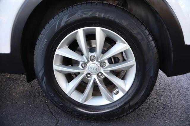 2016 Kia Sorento 3.3L LX
