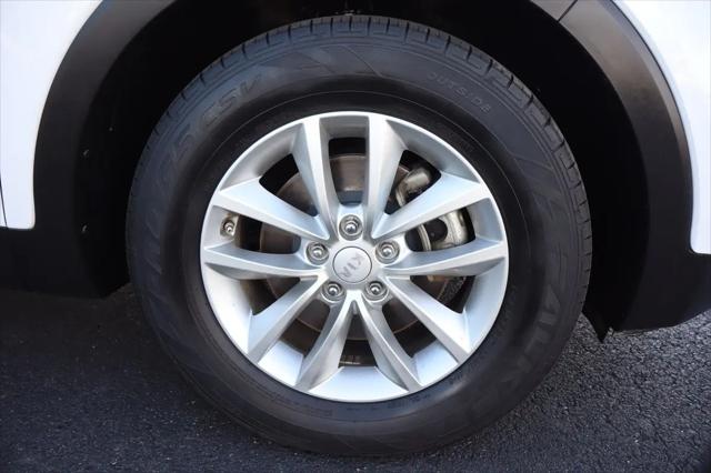 2016 Kia Sorento 3.3L LX