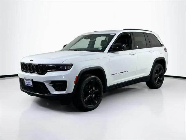 2023 Jeep Grand Cherokee Altitude 4x4 for sale in Exton, PA